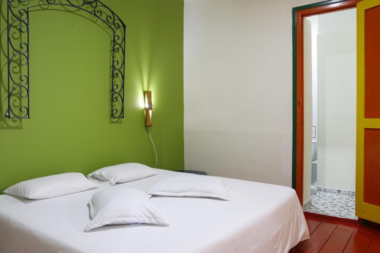 A Pousada Golden Frog Manizales Exterior foto