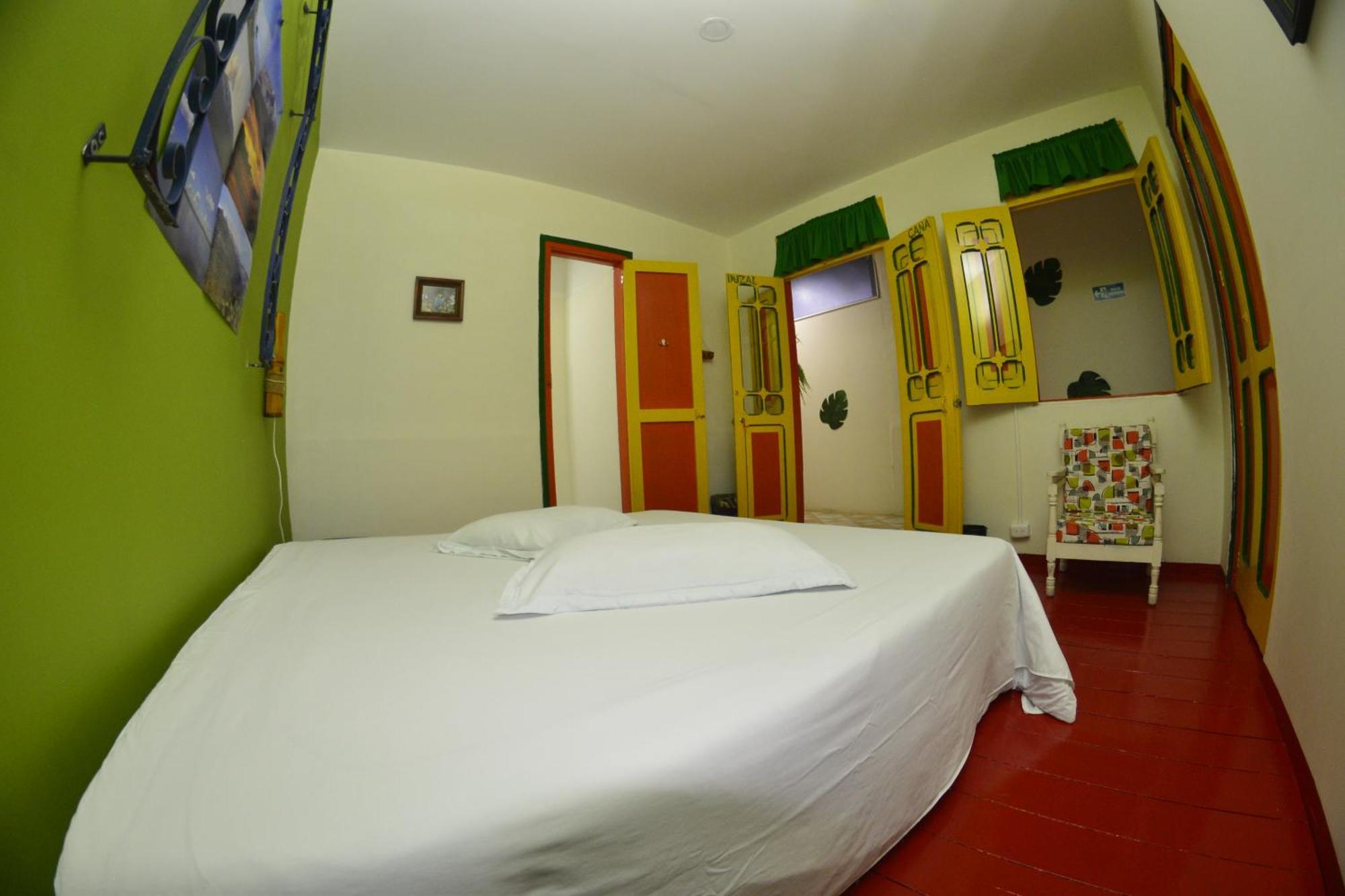 A Pousada Golden Frog Manizales Exterior foto